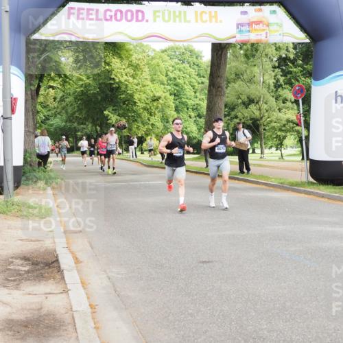 29.06.2025 - hella hamburg halbmarathon MichiJ http://msf.ph/oto/8183379 29.06.2025 10:17:47 Zwischen KM18-KM19 1122, 4678, 7651, 12529, 15576, 17354, 19042 meine-sportfotos.de