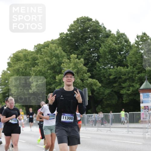 29.06.2025 - hella hamburg halbmarathon Jannik Wohlers http://msf.ph/oto/8183381 29.06.2025 10:23:15 Lombardsbrücke 1048, 1304, 2125, 4391, 4646, 5160, 5406, 6747, 7029, 8031, 8181, 8676, 9715, 10649, 11300, 11454, 11793, 12874, 13149, 14512, 14521, 15709, 15739, 15853, 16185, 16251, 16331, 17199, 17385, 18070, 18071, 18089, 18314, 18402, 18818, 18865 meine-sportfotos.de