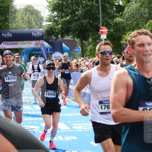 29.06.2025 - hella hamburg halbmarathon Zöllner http://msf.ph/oto/8183388 29.06.2025 10:41:12 Ziel 1136, 2568, 3332, 3618, 4205, 4380, 4871, 5709, 8122, 9358, 9659, 9815, 10375, 12895, 13268, 17100, 17620, 17834, 18045, 18049 meine-sportfotos.de