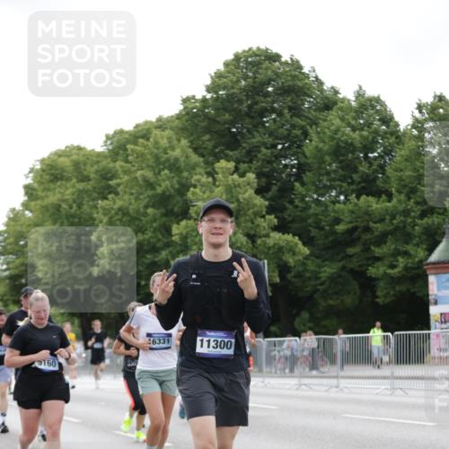 29.06.2025 - hella hamburg halbmarathon Jannik Wohlers http://msf.ph/oto/8183418 29.06.2025 10:23:16 Lombardsbrücke 1048, 1304, 1545, 2125, 4391, 4646, 5160, 5358, 5406, 6747, 7029, 8031, 8181, 8676, 9715, 10649, 11300, 11454, 11793, 13149, 14521, 15709, 15739, 15853, 16185, 16251, 16331, 17199, 17385, 18070, 18071, 18091, 18314, 18402, 18818, 18865 meine-sportfotos.de