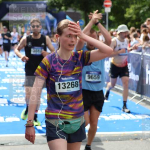 29.06.2025 - hella hamburg halbmarathon Zöllner http://msf.ph/oto/8183429 29.06.2025 10:41:15 Ziel 1136, 3332, 3618, 4205, 4380, 5387, 5709, 6901, 8122, 9659, 9711, 9815, 10375, 12434, 12895, 17834 meine-sportfotos.de
