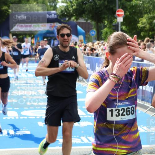 29.06.2025 - hella hamburg halbmarathon Zöllner http://msf.ph/oto/8183456 29.06.2025 10:41:16 Ziel 3332, 3618, 4205, 4380, 5387, 5709, 6901, 8122, 9659, 9711, 10375, 12434, 12895, 17834 meine-sportfotos.de