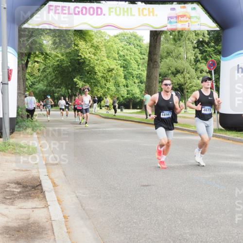 29.06.2025 - hella hamburg halbmarathon MichiJ http://msf.ph/oto/8183476 29.06.2025 10:17:48 Zwischen KM18-KM19 1122, 4678, 7651, 12529, 15576, 17354, 18567, 19042 meine-sportfotos.de