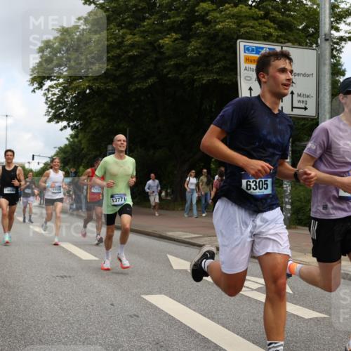 29.06.2025 - hella hamburg halbmarathon Yannick Fuchs http://msf.ph/oto/8183478 29.06.2025 10:28:59 20KM 1080, 2228, 2879, 3005, 5550, 6305, 7534, 7884, 7901, 9376, 9519, 10865, 11019, 11202, 11230, 13066, 13493, 13494, 13771, 14448, 14549, 15500, 15902, 16148, 16243, 16417, 17489, 17751, 17877, 18026, 18906 meine-sportfotos.de