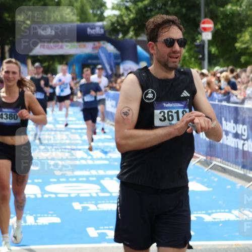 29.06.2025 - hella hamburg halbmarathon Zöllner http://msf.ph/oto/8183480 29.06.2025 10:41:17 Ziel 3332, 4205, 4380, 5387, 5709, 6901, 8122, 9711, 10375, 12434, 12895, 17834 meine-sportfotos.de