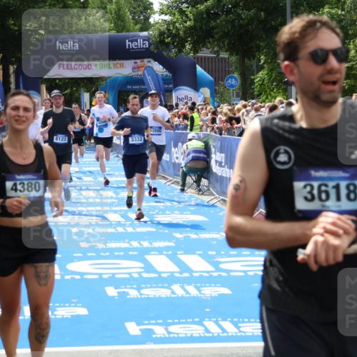 29.06.2025 - hella hamburg halbmarathon Zöllner http://msf.ph/oto/8183491 29.06.2025 10:41:17 Ziel 3332, 4205, 4380, 5387, 5709, 6901, 8122, 9711, 10375, 12434, 12895, 17834 meine-sportfotos.de