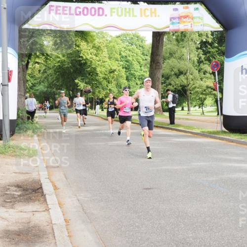 29.06.2025 - hella hamburg halbmarathon MichiJ http://msf.ph/oto/8183565 29.06.2025 10:17:51 Zwischen KM18-KM19 4678, 7651, 8731, 12529, 15576, 17354, 18567, 19042 meine-sportfotos.de
