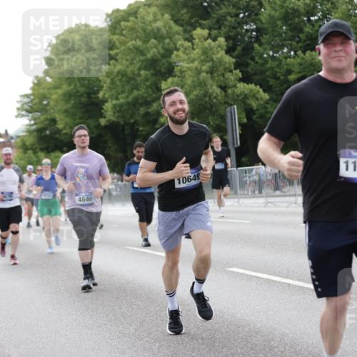 29.06.2025 - hella hamburg halbmarathon Jannik Wohlers http://msf.ph/oto/8183594 29.06.2025 10:23:20 Lombardsbrücke 1304, 1545, 2125, 2489, 4122, 4391, 4646, 4990, 5055, 5160, 5358, 5406, 6747, 8031, 8149, 8181, 8676, 9715, 10649, 11044, 11300, 11454, 11793, 13149, 14521, 15739, 15853, 16251, 16331, 17199, 17385, 17513, 18070, 18071, 18091, 18314, 18745, 18865, 18998, 19017 meine-sportfotos.de
