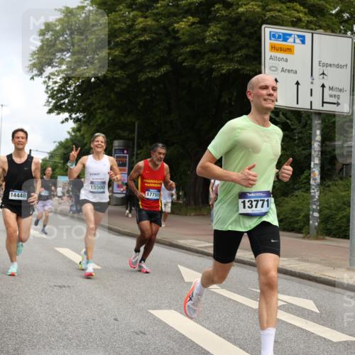 29.06.2025 - hella hamburg halbmarathon Yannick Fuchs http://msf.ph/oto/8183605 29.06.2025 10:29:00 20KM 1080, 2228, 2879, 3005, 5550, 6305, 7534, 7884, 7901, 9376, 9519, 11019, 11202, 11230, 13493, 13494, 13771, 14448, 14549, 15500, 15902, 16148, 16243, 16417, 17489, 17751, 17877, 18026, 18906 meine-sportfotos.de