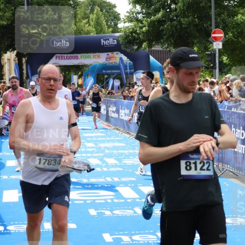 29.06.2025 - hella hamburg halbmarathon Zöllner http://msf.ph/oto/8183629 29.06.2025 10:41:21 Ziel 1570, 4205, 4303, 5387, 6771, 6901, 7432, 9711, 10375, 12434, 13876, 16816, 17834, 18764 meine-sportfotos.de