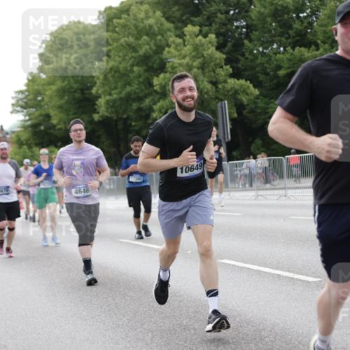 29.06.2025 - hella hamburg halbmarathon Jannik Wohlers http://msf.ph/oto/8183648 29.06.2025 10:23:20 Lombardsbrücke 1304, 1545, 2125, 2489, 4122, 4391, 4646, 4990, 5055, 5160, 5358, 5406, 6747, 8031, 8149, 8181, 8676, 9715, 10649, 11044, 11300, 11454, 11793, 13149, 14521, 15739, 15853, 16251, 16331, 17199, 17385, 17513, 18070, 18071, 18091, 18314, 18745, 18865, 18998, 19017 meine-sportfotos.de