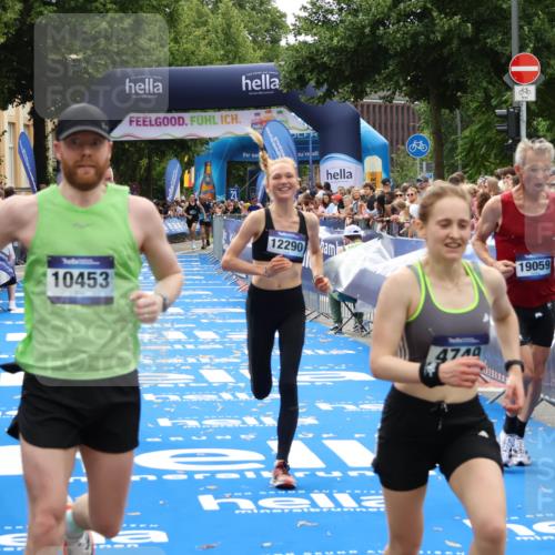 29.06.2025 - hella hamburg halbmarathon Zöllner http://msf.ph/oto/8183654 29.06.2025 10:33:01 Ziel 4463, 4749, 10453, 11169, 12290, 18679, 19059 meine-sportfotos.de