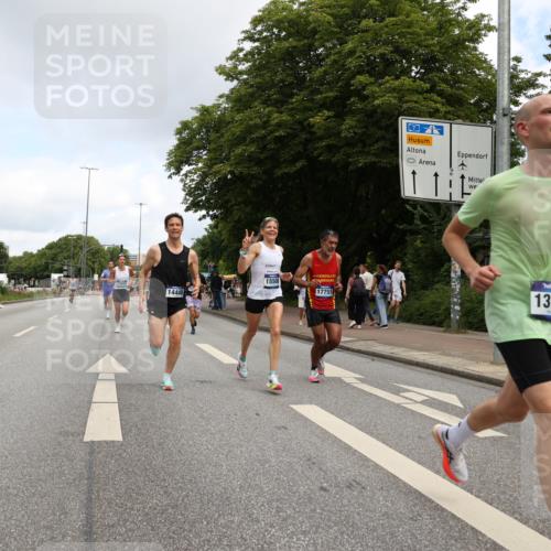 29.06.2025 - hella hamburg halbmarathon Yannick Fuchs http://msf.ph/oto/8183671 29.06.2025 10:29:00 20KM 1080, 2228, 2879, 3005, 5550, 6305, 7534, 7884, 7901, 9376, 9519, 11019, 11202, 11230, 13493, 13494, 13771, 14448, 14549, 15500, 15902, 16148, 16243, 16417, 17489, 17751, 17877, 18026, 18906 meine-sportfotos.de