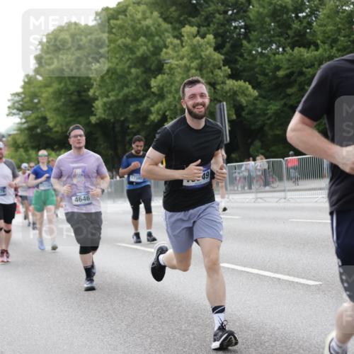 29.06.2025 - hella hamburg halbmarathon Jannik Wohlers http://msf.ph/oto/8183682 29.06.2025 10:23:20 Lombardsbrücke 1304, 1545, 2125, 2489, 4122, 4391, 4646, 4990, 5055, 5160, 5358, 5406, 6747, 8031, 8149, 8181, 8676, 9715, 10649, 11044, 11300, 11454, 11793, 13149, 14521, 15739, 15853, 16251, 16331, 17199, 17385, 17513, 18070, 18071, 18091, 18314, 18745, 18865, 18998, 19017 meine-sportfotos.de