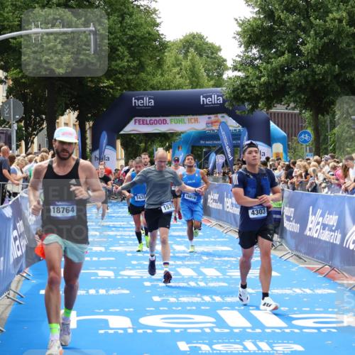 29.06.2025 - hella hamburg halbmarathon Zöllner http://msf.ph/oto/8183708 29.06.2025 10:41:26 Ziel 1570, 2797, 3204, 4303, 6771, 7432, 7774, 7796, 10783, 13876, 14555, 16816, 18412, 18509, 18573, 18764 meine-sportfotos.de