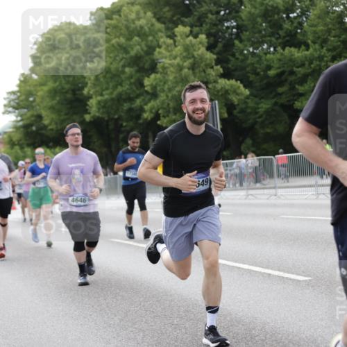 29.06.2025 - hella hamburg halbmarathon Jannik Wohlers http://msf.ph/oto/8183721 29.06.2025 10:23:20 Lombardsbrücke 1304, 1545, 2125, 2489, 4122, 4391, 4646, 4990, 5055, 5160, 5358, 5406, 6747, 8031, 8149, 8181, 8676, 9715, 10649, 11044, 11300, 11454, 11793, 13149, 14521, 15739, 15853, 16251, 16331, 17199, 17385, 17513, 18070, 18071, 18091, 18314, 18745, 18865, 18998, 19017 meine-sportfotos.de