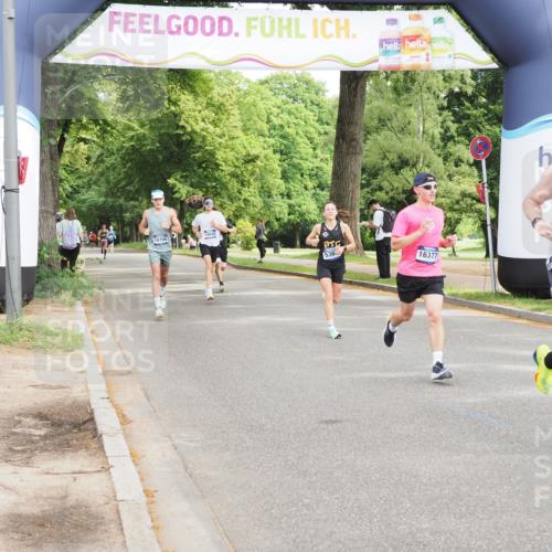 29.06.2025 - hella hamburg halbmarathon MichiJ http://msf.ph/oto/8183724 29.06.2025 10:17:53 Zwischen KM18-KM19 4678, 5367, 7651, 8731, 10106, 16377, 18567 meine-sportfotos.de