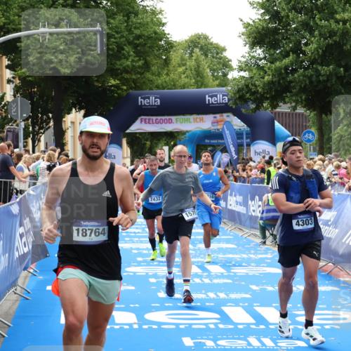 29.06.2025 - hella hamburg halbmarathon Zöllner http://msf.ph/oto/8183726 29.06.2025 10:41:26 Ziel 1570, 2797, 3204, 4303, 6771, 7432, 7774, 7796, 10783, 13876, 14555, 16816, 18412, 18509, 18573, 18764 meine-sportfotos.de