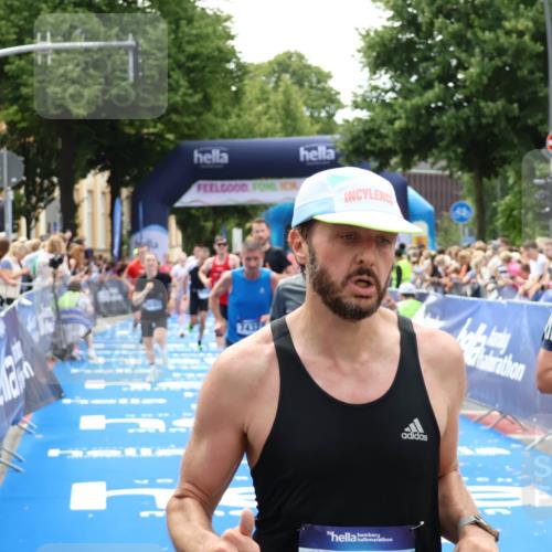 29.06.2025 - hella hamburg halbmarathon Zöllner http://msf.ph/oto/8183752 29.06.2025 10:41:27 Ziel 1570, 2797, 3204, 4303, 4893, 6771, 7432, 7774, 7796, 10783, 13876, 14555, 16816, 17882, 18412, 18509, 18573, 18764 meine-sportfotos.de