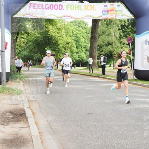 29.06.2025 - hella hamburg halbmarathon MichiJ http://msf.ph/oto/8183777 29.06.2025 10:17:54 Zwischen KM18-KM19 4678, 5367, 8731, 10106, 16377, 18567, 18832 meine-sportfotos.de