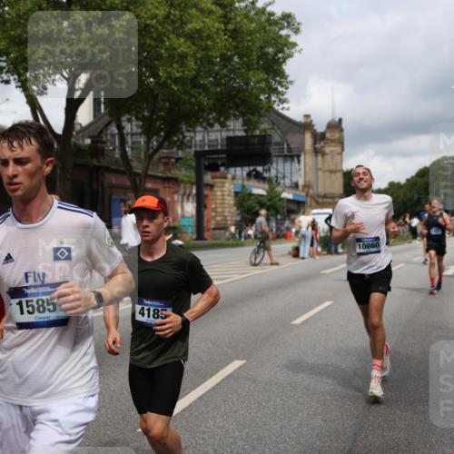 29.06.2025 - hella hamburg halbmarathon Yannick Fuchs http://msf.ph/oto/8183783 29.06.2025 10:43:25 20KM 1094, 1342, 1381, 1452, 1476, 2013, 2504, 2592, 2596, 2706, 2889, 2937, 3060, 4017, 4183, 4185, 4847, 4890, 5460, 5705, 6158, 7067, 7297, 8112, 8302, 8821, 9038, 9126, 9213, 9463, 9619, 9649, 9661, 9695, 10053, 10184, 10859, 10860, 11340, 11519, 11579, 11679, 11779, 11977, 12094, 12421, 12533, 12670, 13233, 13269, 13688, 14526, 15384, 15422, 15523, 15857, 15894, 16114, 16369, 16592, 16627, 16731, 17173, 17632, 18842, 18873, 18887 meine-sportfotos.de