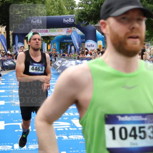 29.06.2025 - hella hamburg halbmarathon Zöllner http://msf.ph/oto/8183789 29.06.2025 10:33:02 Ziel 4463, 11169, 12290, 18679, 19059 meine-sportfotos.de
