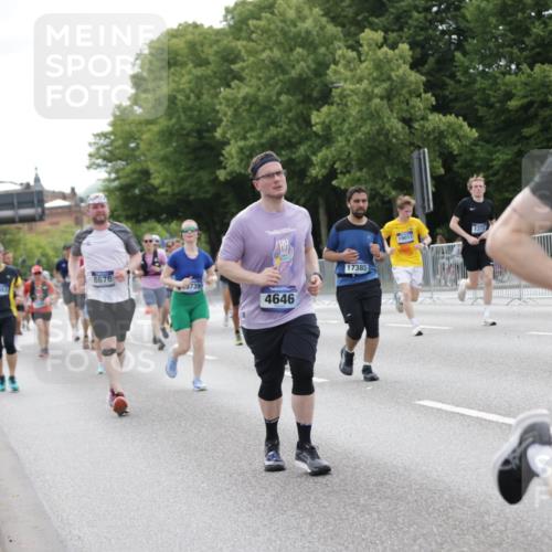 29.06.2025 - hella hamburg halbmarathon Jannik Wohlers http://msf.ph/oto/8183801 29.06.2025 10:23:21 Lombardsbrücke 1304, 1545, 2125, 2489, 4122, 4391, 4646, 4990, 5055, 5160, 5358, 5406, 6747, 8031, 8149, 8181, 8676, 9603, 9715, 10649, 11044, 11300, 11454, 11793, 13149, 14521, 15739, 15853, 16251, 16331, 17199, 17385, 17513, 18091, 18314, 18745, 18865, 18998, 19017 meine-sportfotos.de
