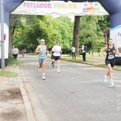 29.06.2025 - hella hamburg halbmarathon MichiJ http://msf.ph/oto/8183802 29.06.2025 10:17:54 Zwischen KM18-KM19 4678, 5367, 8731, 10106, 16377, 18567, 18832 meine-sportfotos.de