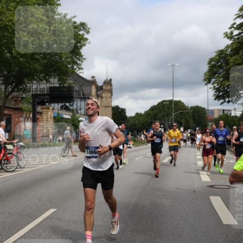 29.06.2025 - hella hamburg halbmarathon Yannick Fuchs http://msf.ph/oto/8183819 29.06.2025 10:43:25 20KM 1094, 1342, 1381, 1452, 1476, 2013, 2504, 2592, 2596, 2706, 2889, 2937, 3060, 4017, 4183, 4185, 4847, 4890, 5460, 5705, 6158, 7067, 7297, 8112, 8302, 8821, 9038, 9126, 9213, 9463, 9619, 9649, 9661, 9695, 10053, 10184, 10859, 10860, 11340, 11519, 11579, 11679, 11779, 11977, 12094, 12421, 12533, 12670, 13233, 13269, 13688, 14526, 15384, 15422, 15523, 15857, 15894, 16114, 16369, 16592, 16627, 16731, 17173, 17632, 18842, 18873, 18887 meine-sportfotos.de