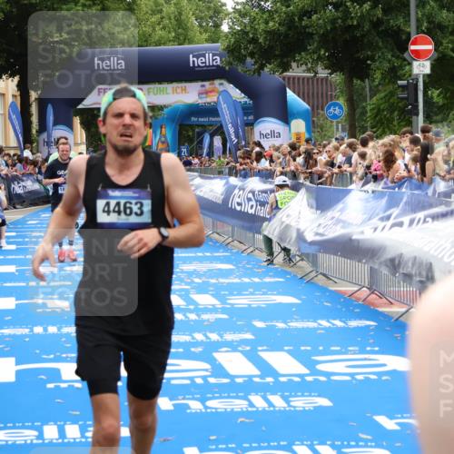 29.06.2025 - hella hamburg halbmarathon Zöllner http://msf.ph/oto/8183828 29.06.2025 10:33:03 Ziel 4463, 11169, 18679 meine-sportfotos.de