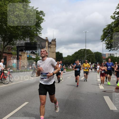 29.06.2025 - hella hamburg halbmarathon Yannick Fuchs http://msf.ph/oto/8183835 29.06.2025 10:43:25 20KM 1094, 1342, 1381, 1452, 1476, 2013, 2504, 2592, 2596, 2706, 2889, 2937, 3060, 4017, 4183, 4185, 4847, 4890, 5460, 5705, 6158, 7067, 7297, 8112, 8302, 8821, 9038, 9126, 9213, 9463, 9619, 9649, 9661, 9695, 10053, 10184, 10859, 10860, 11340, 11519, 11579, 11679, 11779, 11977, 12094, 12421, 12533, 12670, 13233, 13269, 13688, 14526, 15384, 15422, 15523, 15857, 15894, 16114, 16369, 16592, 16627, 16731, 17173, 17632, 18842, 18873, 18887 meine-sportfotos.de