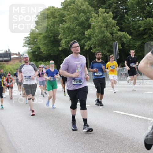 29.06.2025 - hella hamburg halbmarathon Jannik Wohlers http://msf.ph/oto/8183837 29.06.2025 10:23:21 Lombardsbrücke 1304, 1545, 2125, 2489, 4122, 4391, 4646, 4990, 5055, 5160, 5358, 5406, 6747, 8031, 8149, 8181, 8676, 9603, 9715, 10649, 11044, 11300, 11454, 11793, 13149, 14521, 15739, 15853, 16251, 16331, 17199, 17385, 17513, 18091, 18314, 18745, 18865, 18998, 19017 meine-sportfotos.de