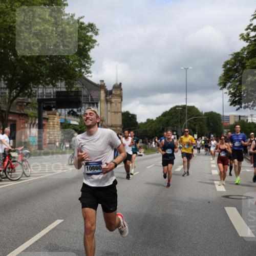 29.06.2025 - hella hamburg halbmarathon Yannick Fuchs http://msf.ph/oto/8183842 29.06.2025 10:43:25 20KM 1094, 1342, 1381, 1452, 1476, 2013, 2504, 2592, 2596, 2706, 2889, 2937, 3060, 4017, 4183, 4185, 4847, 4890, 5460, 5705, 6158, 7067, 7297, 8112, 8302, 8821, 9038, 9126, 9213, 9463, 9619, 9649, 9661, 9695, 10053, 10184, 10859, 10860, 11340, 11519, 11579, 11679, 11779, 11977, 12094, 12421, 12533, 12670, 13233, 13269, 13688, 14526, 15384, 15422, 15523, 15857, 15894, 16114, 16369, 16592, 16627, 16731, 17173, 17632, 18842, 18873, 18887 meine-sportfotos.de