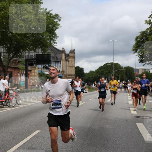 29.06.2025 - hella hamburg halbmarathon Yannick Fuchs http://msf.ph/oto/8183851 29.06.2025 10:43:25 20KM 1094, 1342, 1381, 1452, 1476, 2013, 2504, 2592, 2596, 2706, 2889, 2937, 3060, 4017, 4183, 4185, 4847, 4890, 5460, 5705, 6158, 7067, 7297, 8112, 8302, 8821, 9038, 9126, 9213, 9463, 9619, 9649, 9661, 9695, 10053, 10184, 10859, 10860, 11340, 11519, 11579, 11679, 11779, 11977, 12094, 12421, 12533, 12670, 13233, 13269, 13688, 14526, 15384, 15422, 15523, 15857, 15894, 16114, 16369, 16592, 16627, 16731, 17173, 17632, 18842, 18873, 18887 meine-sportfotos.de