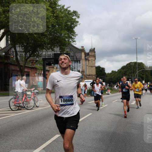 29.06.2025 - hella hamburg halbmarathon Yannick Fuchs http://msf.ph/oto/8183883 29.06.2025 10:43:26 20KM 1094, 1342, 1381, 1452, 1476, 2013, 2504, 2592, 2596, 2706, 2889, 2937, 3060, 4017, 4183, 4185, 4832, 4847, 4890, 5460, 5705, 6158, 7067, 7297, 8112, 8302, 8821, 9038, 9126, 9213, 9463, 9619, 9649, 9695, 9924, 10053, 10184, 10859, 10860, 11340, 11519, 11579, 11679, 11779, 11819, 11977, 12094, 12421, 12533, 12670, 13233, 13269, 13688, 14526, 15422, 15523, 15857, 15894, 16114, 16369, 16592, 16627, 16731, 17173, 17632, 18058, 18842, 18873, 18887 meine-sportfotos.de