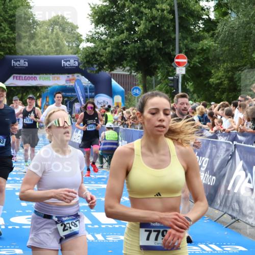 29.06.2025 - hella hamburg halbmarathon Zöllner http://msf.ph/oto/8183886 29.06.2025 10:41:35 Ziel 2579, 2797, 3204, 4893, 5987, 7796, 8358, 9885, 10894, 12588, 13457, 14275, 16084, 17159, 17882, 18442, 18491 meine-sportfotos.de