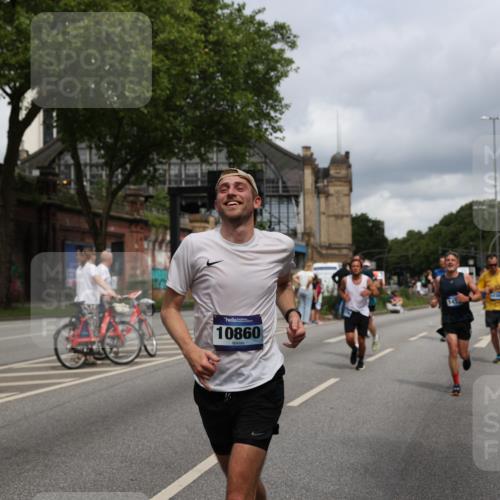 29.06.2025 - hella hamburg halbmarathon Yannick Fuchs http://msf.ph/oto/8183887 29.06.2025 10:43:26 20KM 1094, 1342, 1381, 1452, 1476, 2013, 2504, 2592, 2596, 2706, 2889, 2937, 3060, 4017, 4183, 4185, 4832, 4847, 4890, 5460, 5705, 6158, 7067, 7297, 8112, 8302, 8821, 9038, 9126, 9213, 9463, 9619, 9649, 9695, 9924, 10053, 10184, 10859, 10860, 11340, 11519, 11579, 11679, 11779, 11819, 11977, 12094, 12421, 12533, 12670, 13233, 13269, 13688, 14526, 15422, 15523, 15857, 15894, 16114, 16369, 16592, 16627, 16731, 17173, 17632, 18058, 18842, 18873, 18887 meine-sportfotos.de