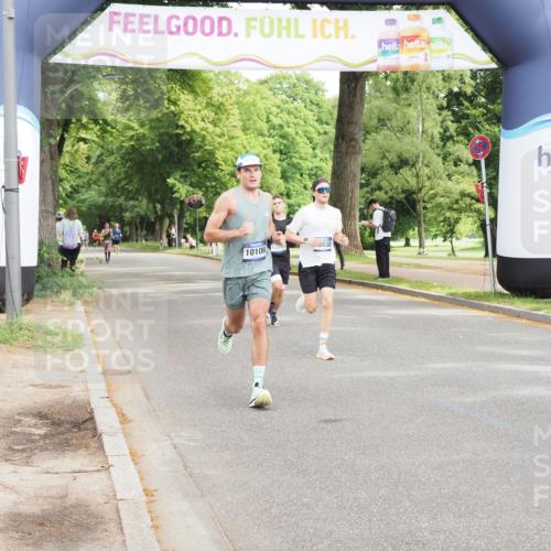 29.06.2025 - hella hamburg halbmarathon MichiJ http://msf.ph/oto/8183889 29.06.2025 10:17:55 Zwischen KM18-KM19 4678, 5367, 8731, 10106, 13383, 16377, 18567, 18832 meine-sportfotos.de