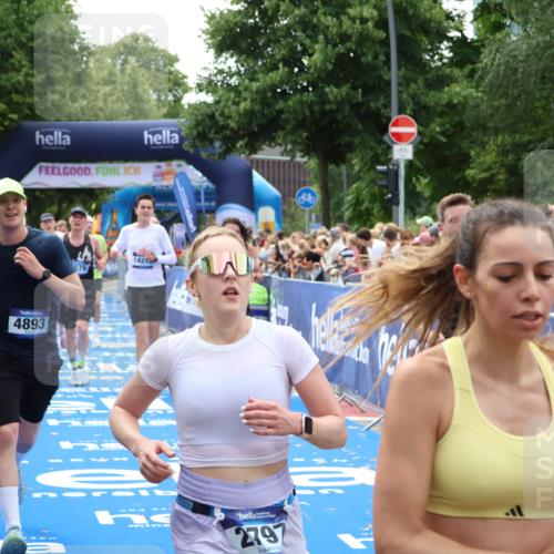 29.06.2025 - hella hamburg halbmarathon Zöllner http://msf.ph/oto/8183892 29.06.2025 10:41:35 Ziel 2579, 2797, 3204, 4893, 5987, 7796, 8358, 9885, 10894, 12588, 13457, 14275, 16084, 17159, 17882, 18442, 18491 meine-sportfotos.de