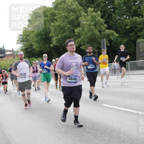 29.06.2025 - hella hamburg halbmarathon Jannik Wohlers http://msf.ph/oto/8183894 29.06.2025 10:23:21 Lombardsbrücke 1304, 1545, 2125, 2489, 4122, 4391, 4646, 4990, 5055, 5160, 5358, 5406, 6747, 8031, 8149, 8181, 8676, 9603, 9715, 10649, 11044, 11300, 11454, 11793, 13149, 14521, 15739, 15853, 16251, 16331, 17199, 17385, 17513, 18091, 18314, 18745, 18865, 18998, 19017 meine-sportfotos.de