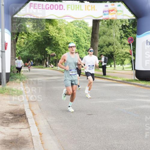 29.06.2025 - hella hamburg halbmarathon MichiJ http://msf.ph/oto/8183897 29.06.2025 10:17:55 Zwischen KM18-KM19 4678, 5367, 8731, 10106, 13383, 16377, 18567, 18832 meine-sportfotos.de