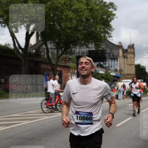 29.06.2025 - hella hamburg halbmarathon Yannick Fuchs http://msf.ph/oto/8183907 29.06.2025 10:43:26 20KM 1094, 1342, 1381, 1452, 1476, 2013, 2504, 2592, 2596, 2706, 2889, 2937, 3060, 4017, 4183, 4185, 4832, 4847, 4890, 5460, 5705, 6158, 7067, 7297, 8112, 8302, 8821, 9038, 9126, 9213, 9463, 9619, 9649, 9695, 9924, 10053, 10184, 10859, 10860, 11340, 11519, 11579, 11679, 11779, 11819, 11977, 12094, 12421, 12533, 12670, 13233, 13269, 13688, 14526, 15422, 15523, 15857, 15894, 16114, 16369, 16592, 16627, 16731, 17173, 17632, 18058, 18842, 18873, 18887 meine-sportfotos.de