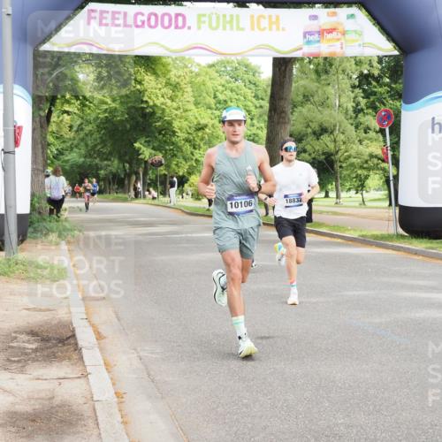 29.06.2025 - hella hamburg halbmarathon MichiJ http://msf.ph/oto/8183926 29.06.2025 10:17:55 Zwischen KM18-KM19 4678, 5367, 8731, 10106, 13383, 16377, 18567, 18832 meine-sportfotos.de