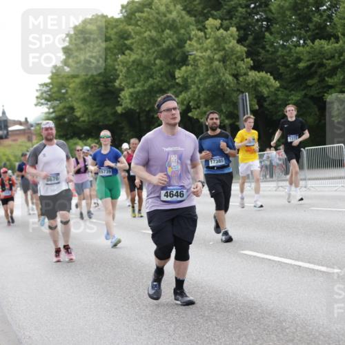 29.06.2025 - hella hamburg halbmarathon Jannik Wohlers http://msf.ph/oto/8183929 29.06.2025 10:23:21 Lombardsbrücke 1304, 1545, 2125, 2489, 4122, 4391, 4646, 4990, 5055, 5160, 5358, 5406, 6747, 8031, 8149, 8181, 8676, 9603, 9715, 10649, 11044, 11300, 11454, 11793, 13149, 14521, 15739, 15853, 16251, 16331, 17199, 17385, 17513, 18091, 18314, 18745, 18865, 18998, 19017 meine-sportfotos.de