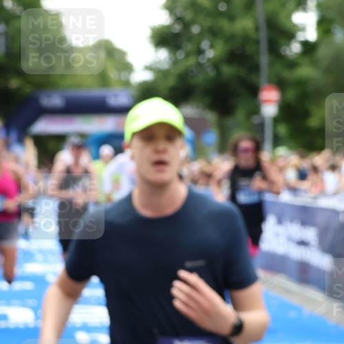 29.06.2025 - hella hamburg halbmarathon Zöllner http://msf.ph/oto/8183933 29.06.2025 10:41:37 Ziel 2579, 5987, 8358, 9885, 10894, 12588, 13457, 13714, 14275, 16084, 17159, 18442, 18491 meine-sportfotos.de