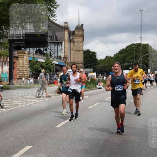 29.06.2025 - hella hamburg halbmarathon Yannick Fuchs http://msf.ph/oto/8183963 29.06.2025 10:43:26 20KM 1094, 1342, 1381, 1452, 1476, 2013, 2504, 2592, 2596, 2706, 2889, 2937, 3060, 4017, 4183, 4185, 4832, 4847, 4890, 5460, 5705, 6158, 7067, 7297, 8112, 8302, 8821, 9038, 9126, 9213, 9463, 9619, 9649, 9695, 9924, 10053, 10184, 10859, 10860, 11340, 11519, 11579, 11679, 11779, 11819, 11977, 12094, 12421, 12533, 12670, 13233, 13269, 13688, 14526, 15422, 15523, 15857, 15894, 16114, 16369, 16592, 16627, 16731, 17173, 17632, 18058, 18842, 18873, 18887 meine-sportfotos.de