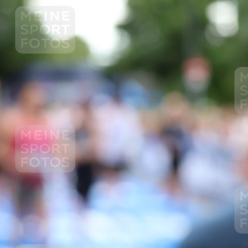 29.06.2025 - hella hamburg halbmarathon Zöllner http://msf.ph/oto/8183964 29.06.2025 10:41:38 Ziel 2579, 5987, 8358, 9885, 10894, 12588, 13457, 13714, 14275, 16084, 17159, 18442, 18491 meine-sportfotos.de