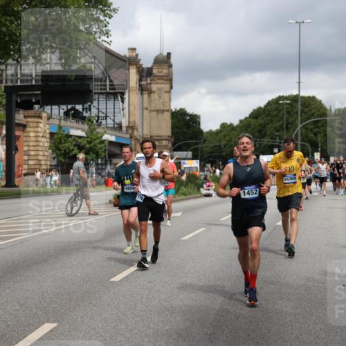 29.06.2025 - hella hamburg halbmarathon Yannick Fuchs http://msf.ph/oto/8183966 29.06.2025 10:43:26 20KM 1094, 1342, 1381, 1452, 1476, 2013, 2504, 2592, 2596, 2706, 2889, 2937, 3060, 4017, 4183, 4185, 4832, 4847, 4890, 5460, 5705, 6158, 7067, 7297, 8112, 8302, 8821, 9038, 9126, 9213, 9463, 9619, 9649, 9695, 9924, 10053, 10184, 10859, 10860, 11340, 11519, 11579, 11679, 11779, 11819, 11977, 12094, 12421, 12533, 12670, 13233, 13269, 13688, 14526, 15422, 15523, 15857, 15894, 16114, 16369, 16592, 16627, 16731, 17173, 17632, 18058, 18842, 18873, 18887 meine-sportfotos.de