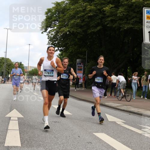 29.06.2025 - hella hamburg halbmarathon Yannick Fuchs http://msf.ph/oto/8183982 29.06.2025 10:29:02 20KM 1080, 2228, 2879, 3005, 5550, 6305, 7534, 7884, 7901, 9376, 9519, 11019, 11202, 11230, 13771, 14448, 14549, 15500, 15902, 16148, 16243, 16417, 17751, 17877, 18026, 18837, 18906 meine-sportfotos.de
