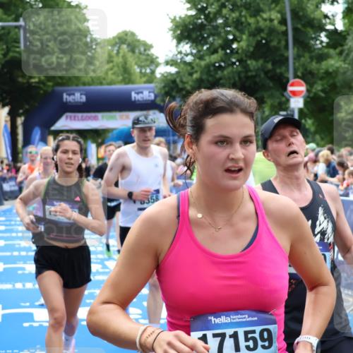 29.06.2025 - hella hamburg halbmarathon Zöllner http://msf.ph/oto/8183983 29.06.2025 10:41:39 Ziel 2579, 8358, 9640, 9885, 10894, 12588, 13457, 13714, 14275, 16084, 18442, 18491 meine-sportfotos.de